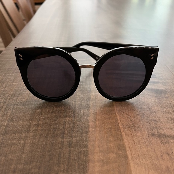 STELLA MCCARTNEY CAT EYE SUNGLASSES - Picture 1 of 10
